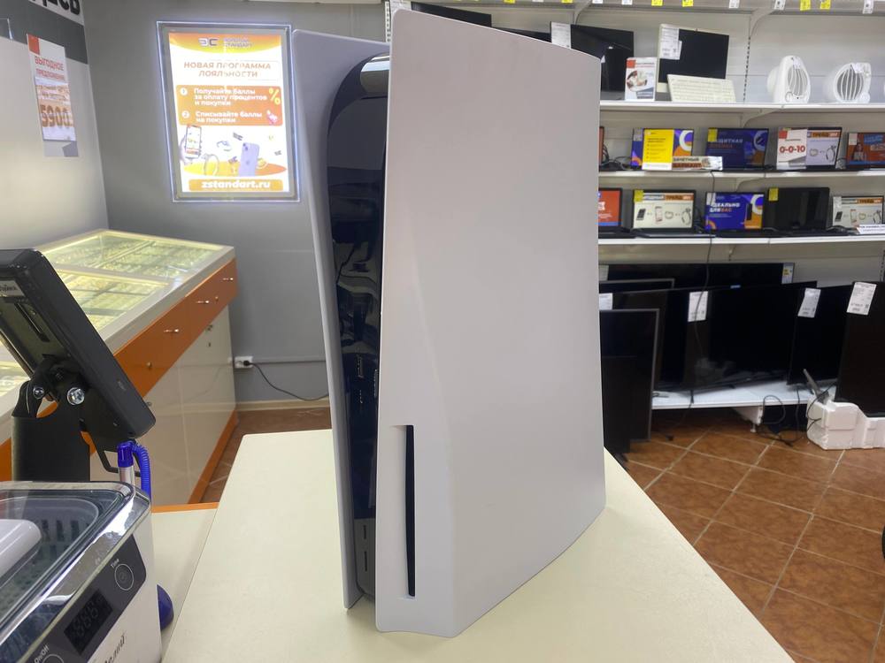 Игровая приставка PlayStation 5 825Gb (С дисководом) Игровая приставка PlayStation 5 825Gb (С дисководом)