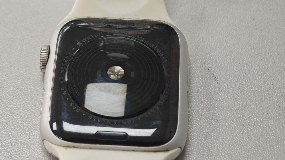 Смарт-часы Apple Watch SE 2020 40mm