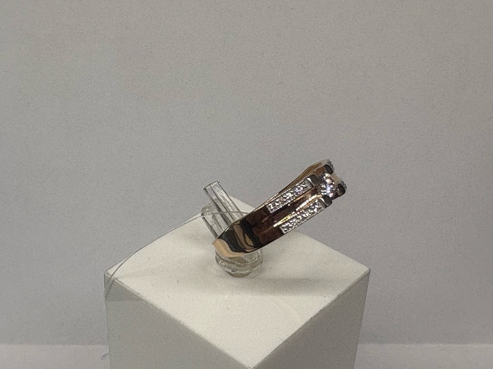 КОЛЬЦО С КАМНЯМИ (Au 585)