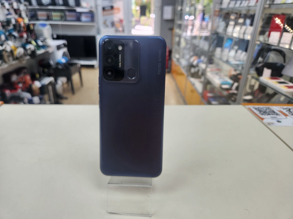 Смартфон Tecno Spark 8C 4/64