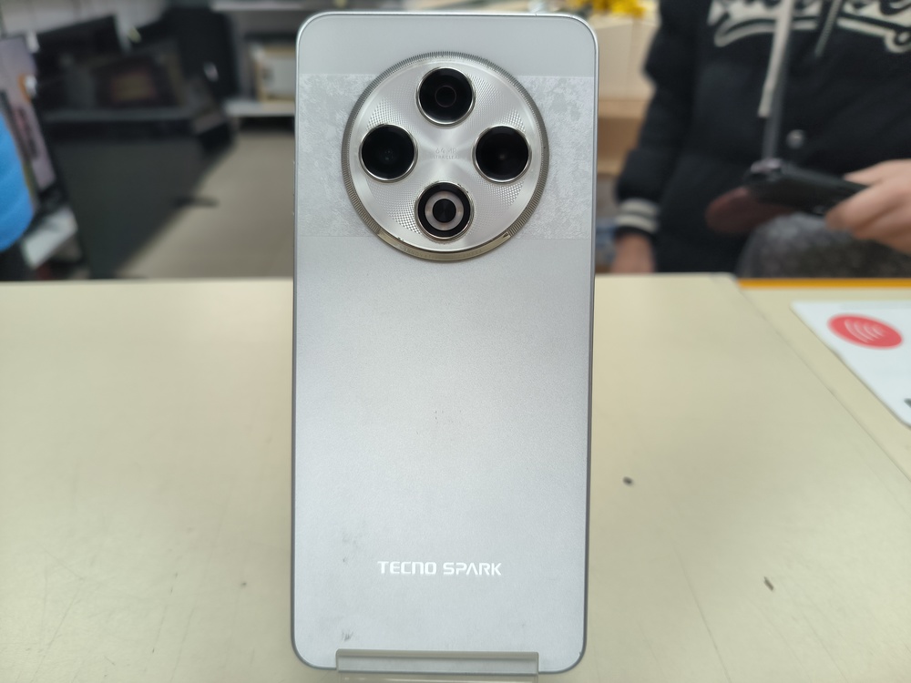 Смартфон Tecno SPARK 30 4/128