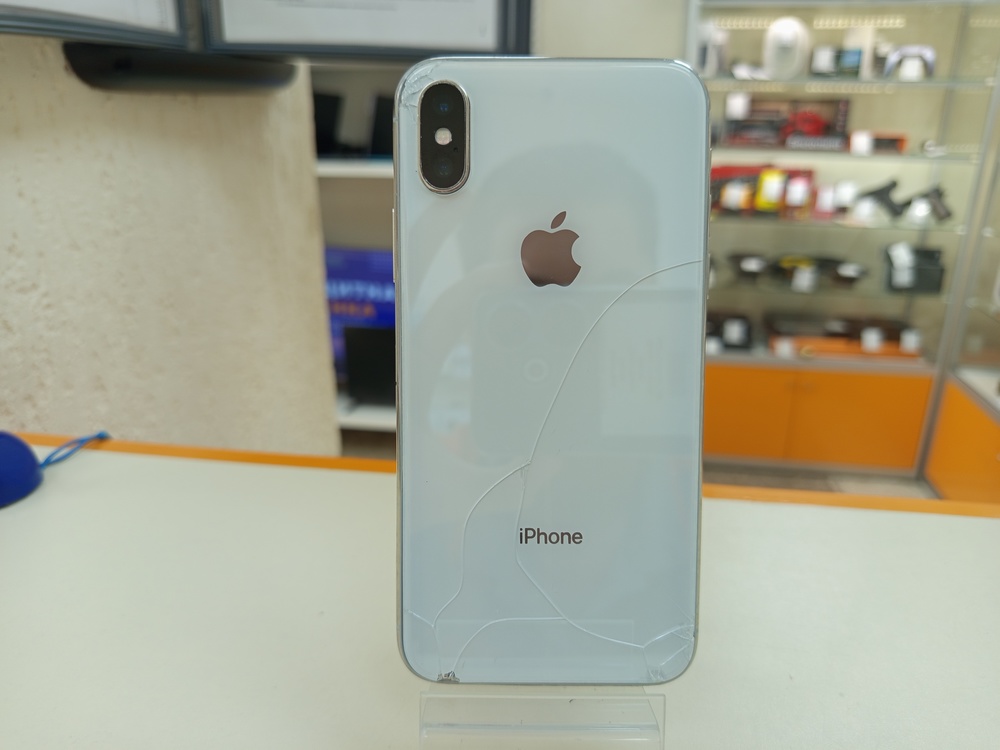 Смартфон Apple iPhone X 64Gb