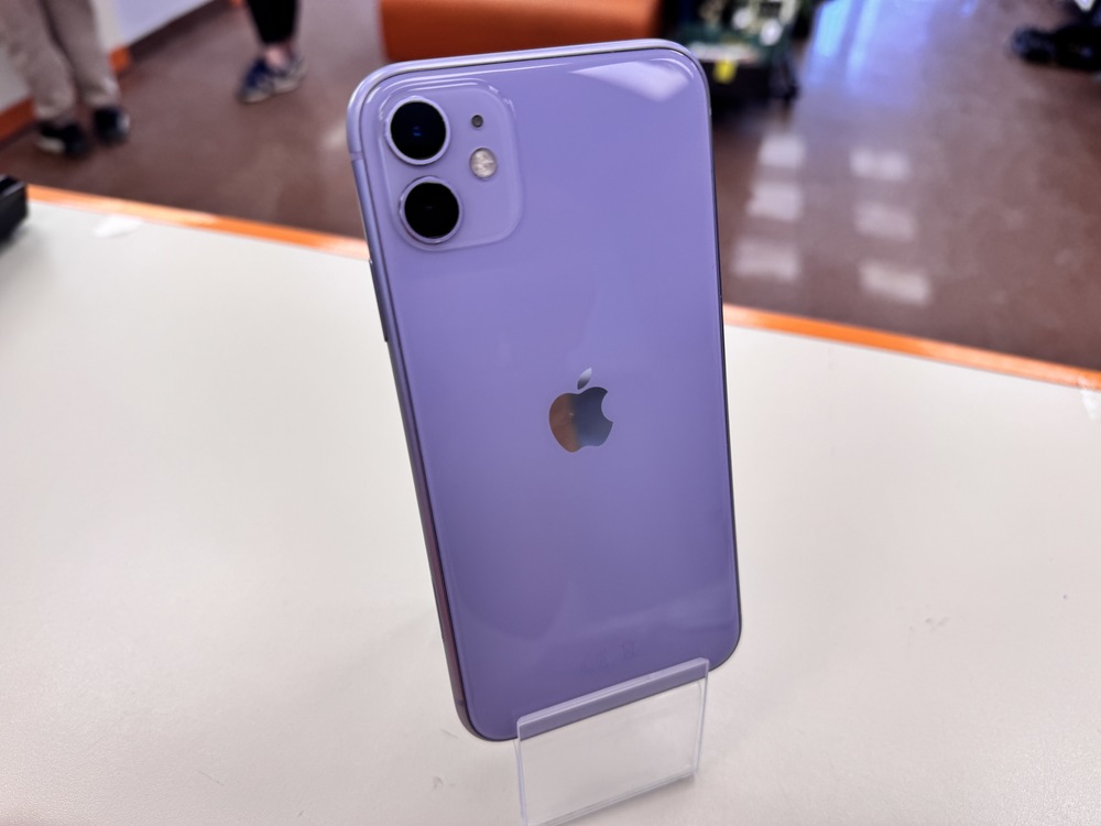 Смартфон Apple iPhone 11 64Gb