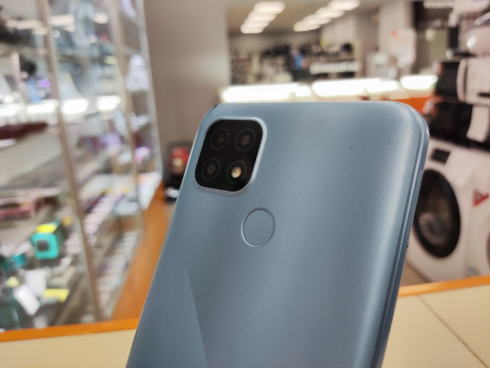 Смартфон Realme C21 3/32