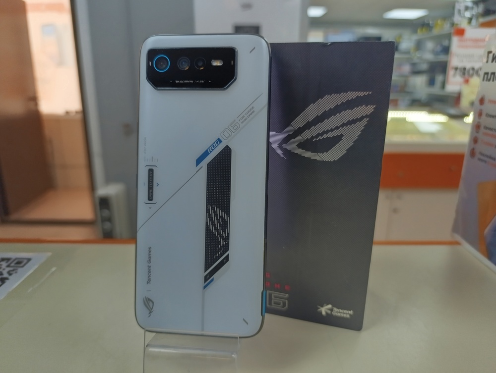 Смартфон Asus Rog Phone 6 16/512