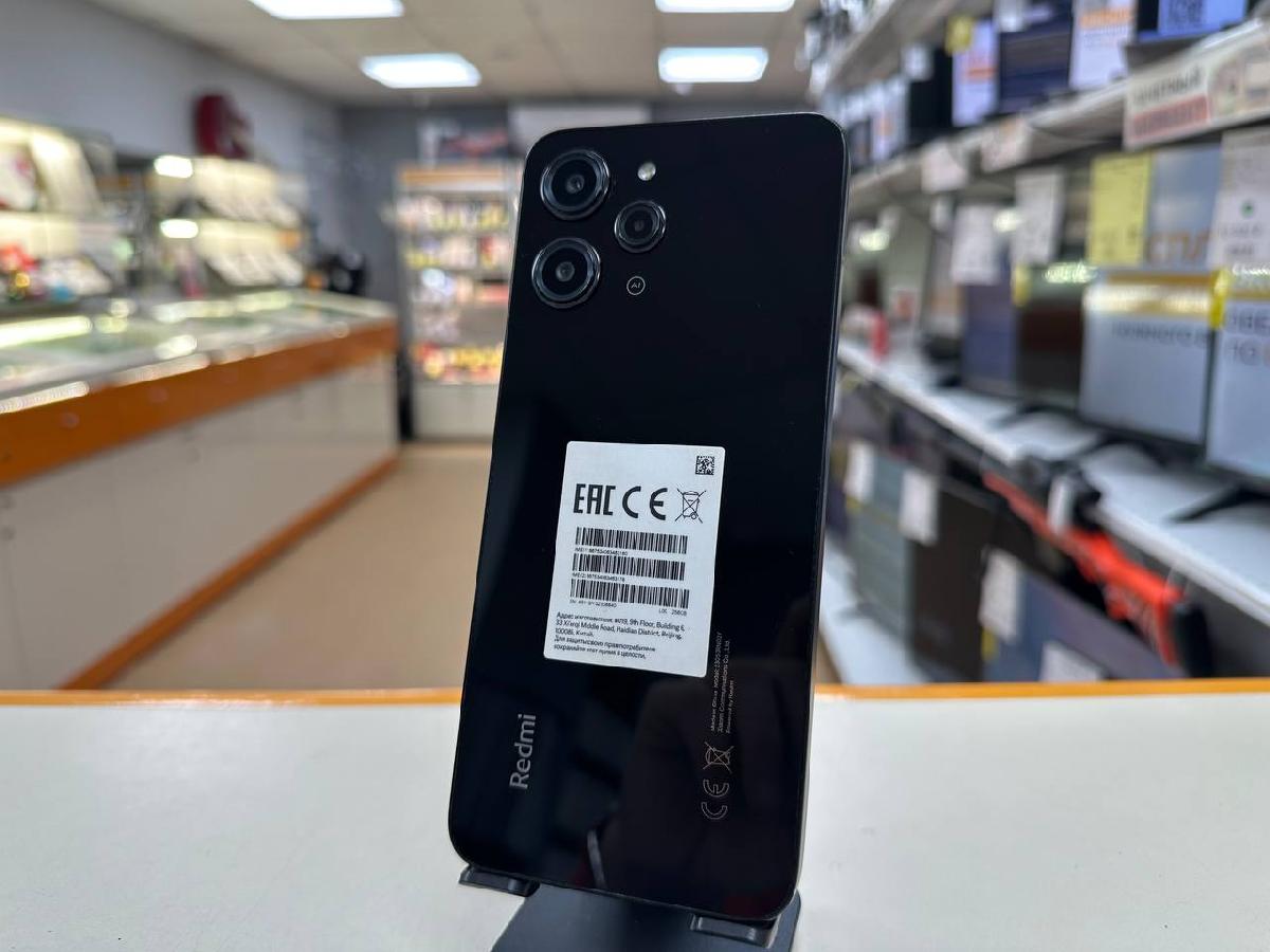 Смартфон Xiaomi Redmi 12 8/256