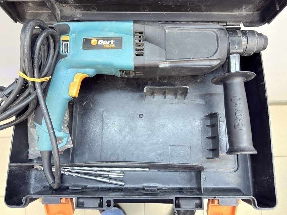 Перфоратор Bort BHD-900