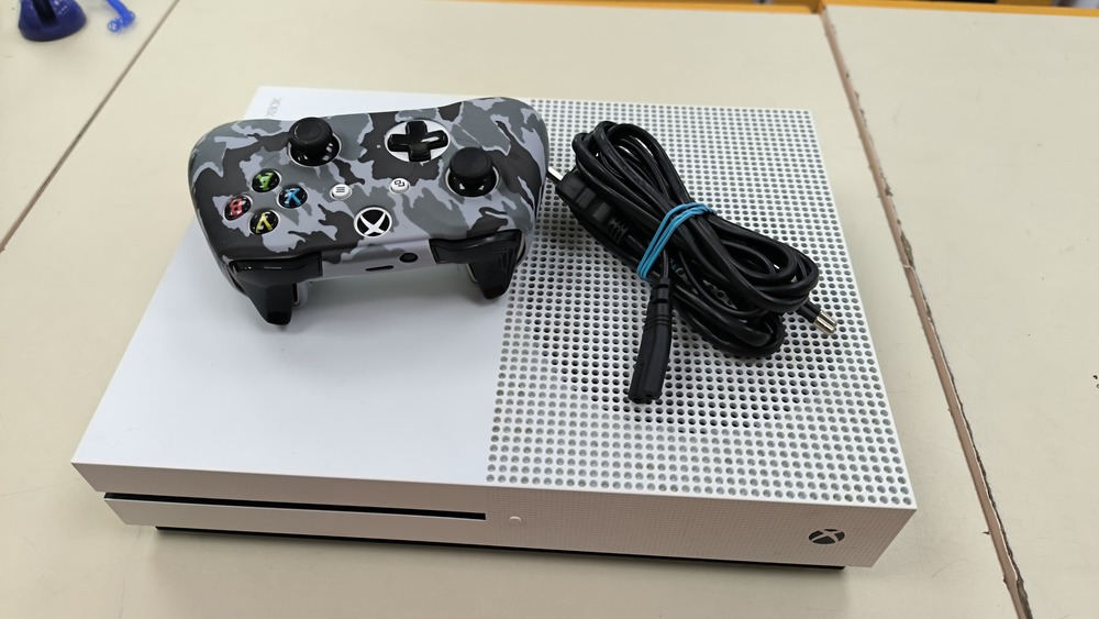 Игровая приставка Xbox One S 500Gb