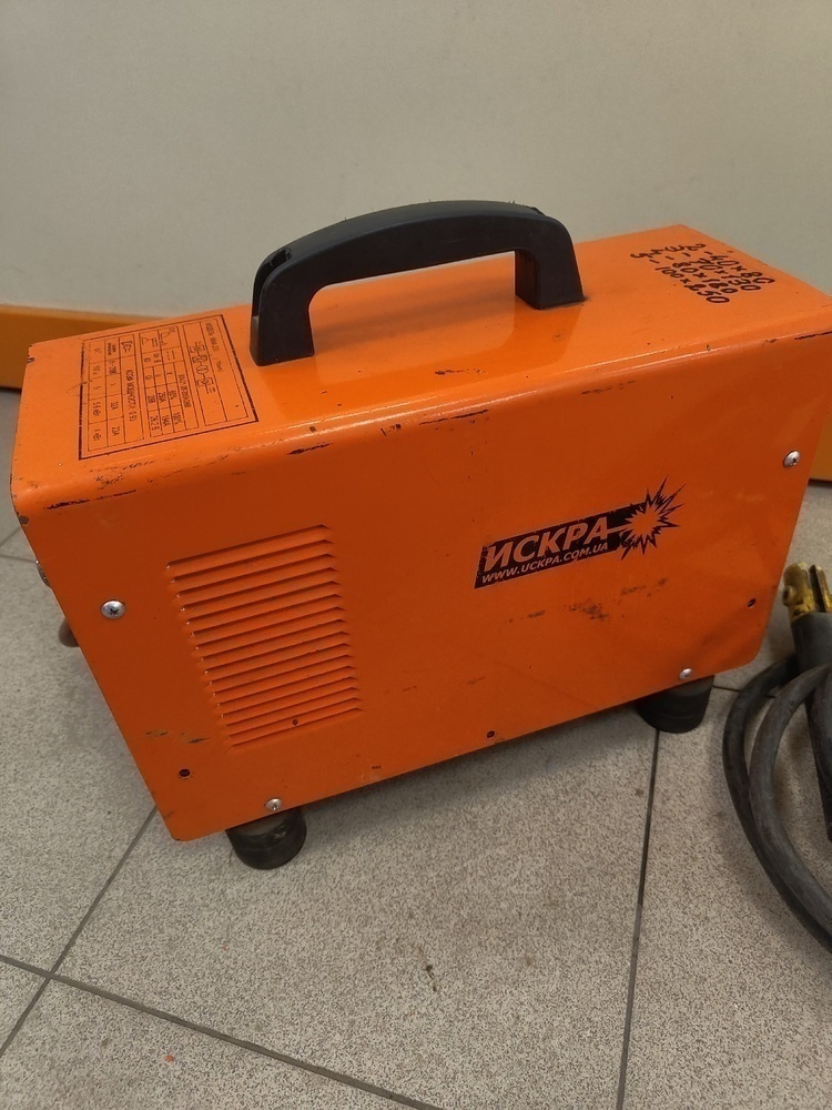 Сварочный аппарат Искра ММА 250 Сварочный аппарат Искра ММА 250