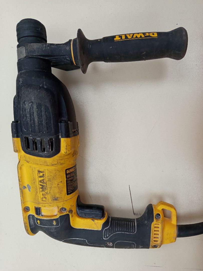 Перфоратор Dewalt D25133-KS