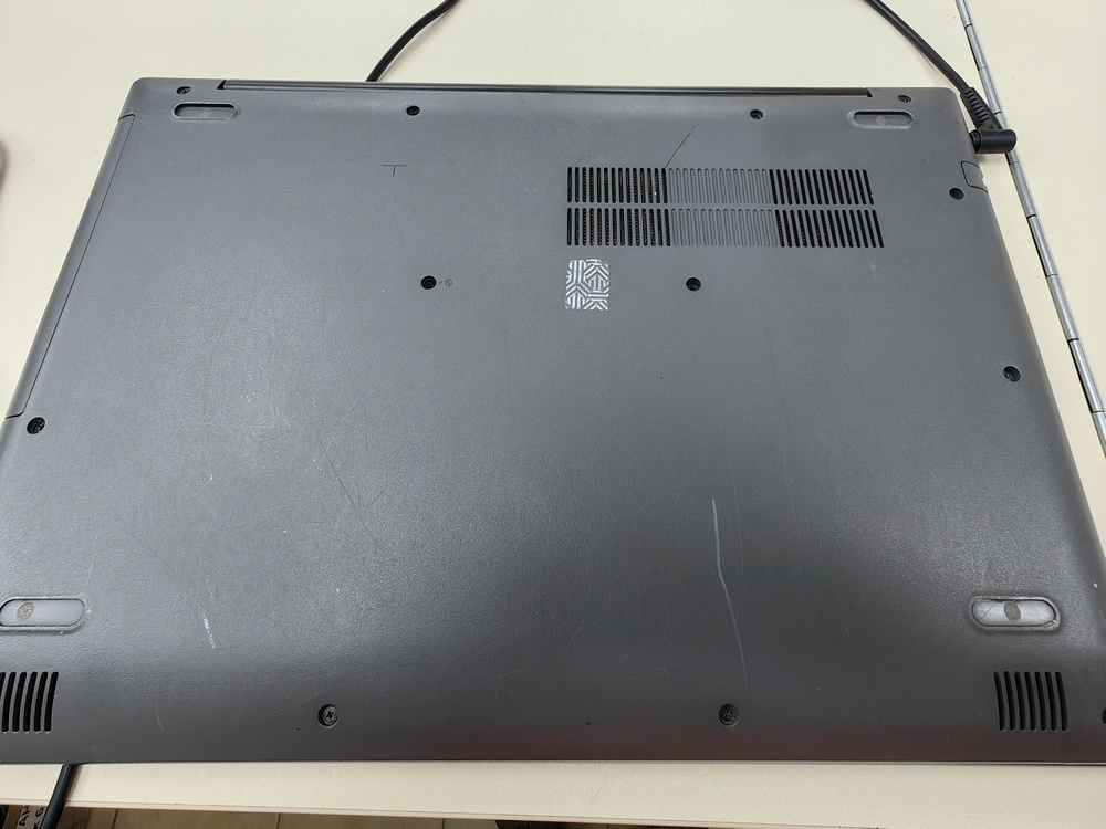 Ноутбук Lenovo; A9-9420, Radeon 530, 8 Гб, 256 Гб, Нет