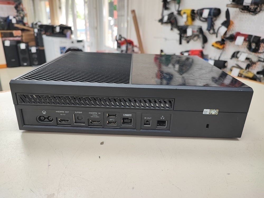 Игровая приставка Xbox One 500Gb
