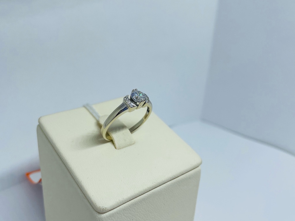 КОЛЬЦО С КАМНЯМИ (Au 585)