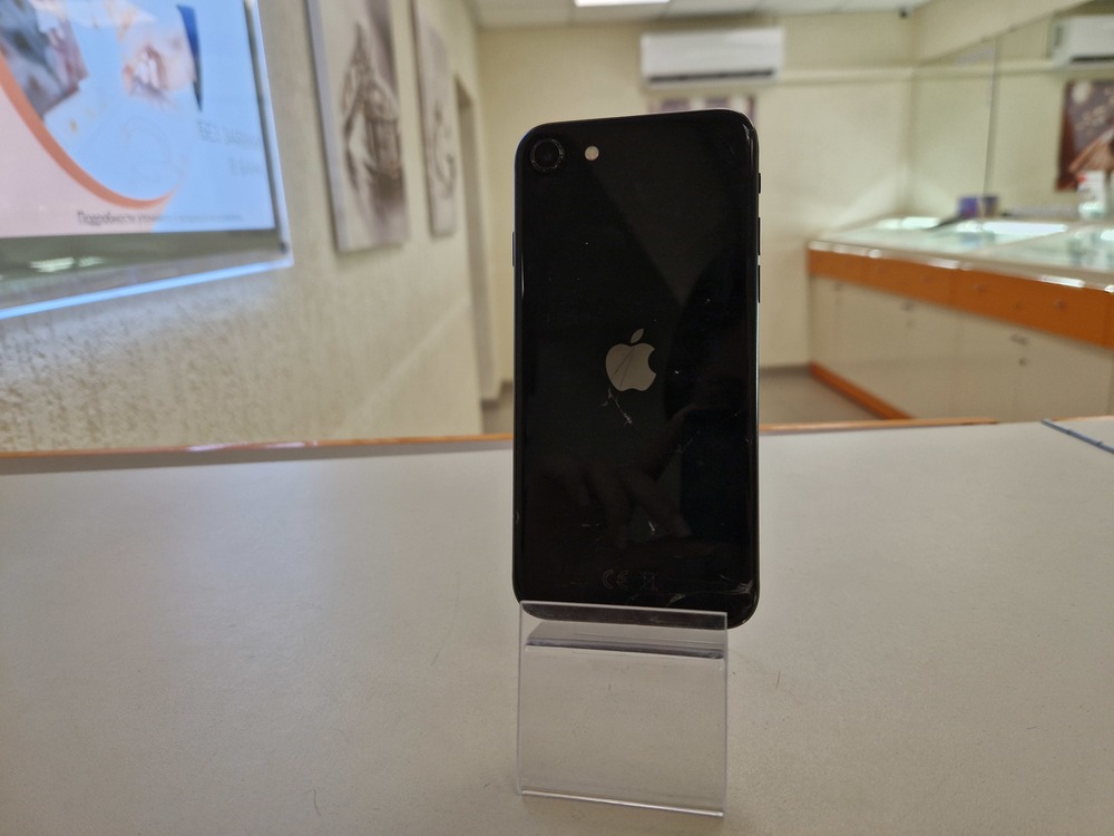Смартфон Apple iPhone SE 2020 64Gb