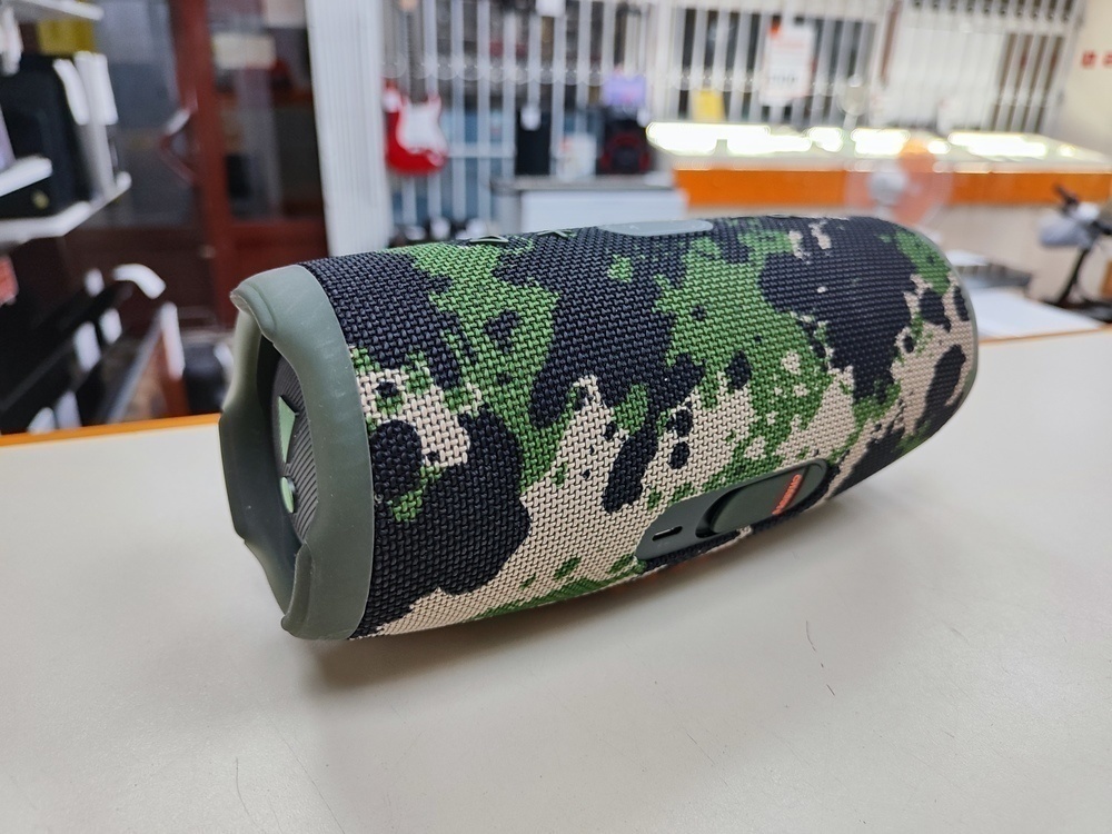 Портативная акустика JBL Charge 5