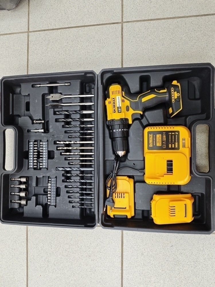 Шуруповерт Dewalt 18V