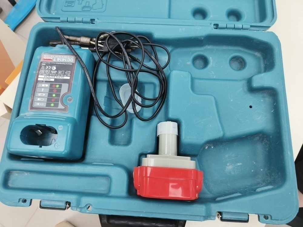 Шуруповерт Makita 6271D