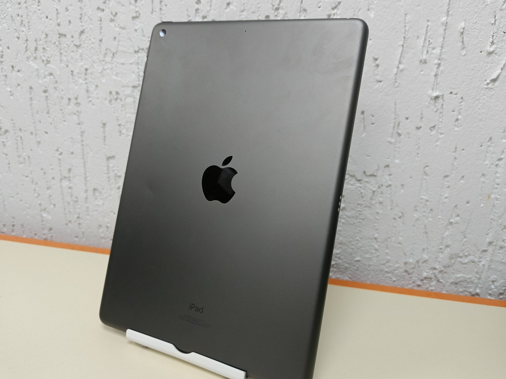 Планшет Apple iPad 9 64 ГБ (2021 A2602 (Wi-Fi)