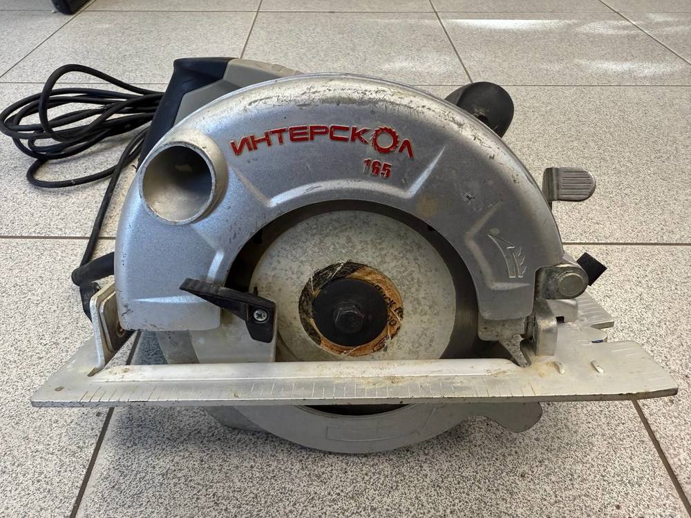 Дисковая пила Интерскол ДП-165/1200