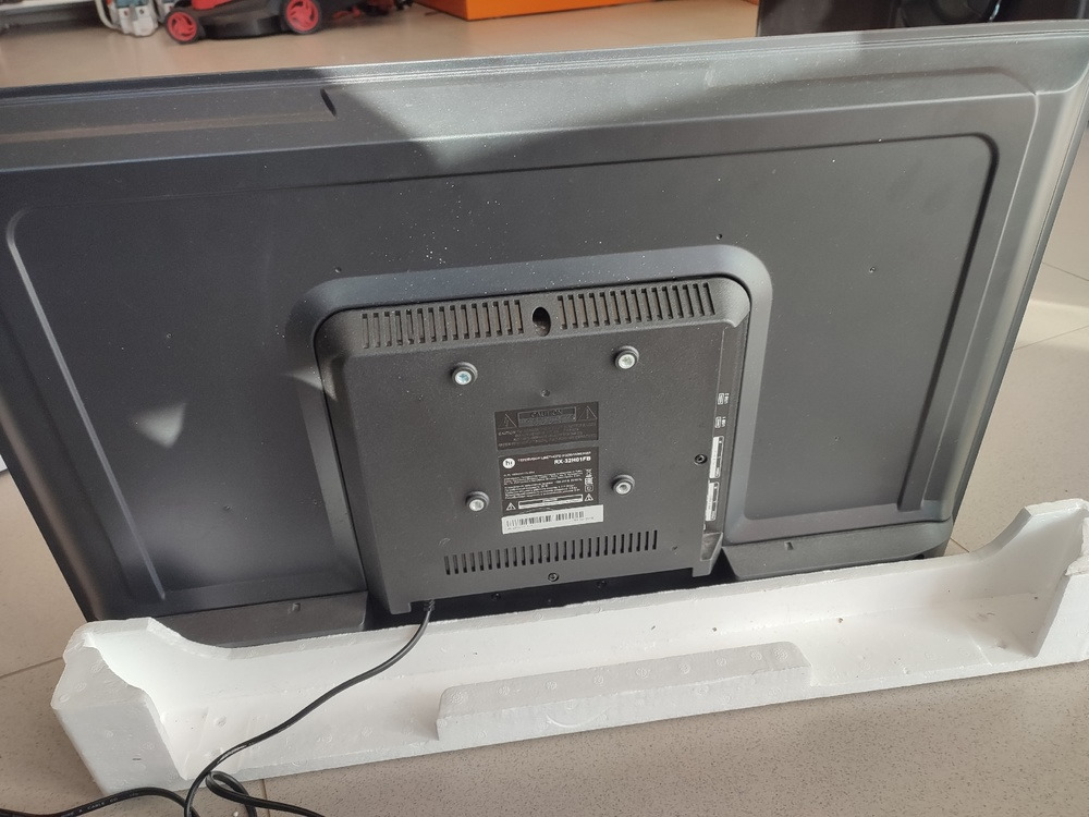 LED Телевизор HI RX-32H01FB