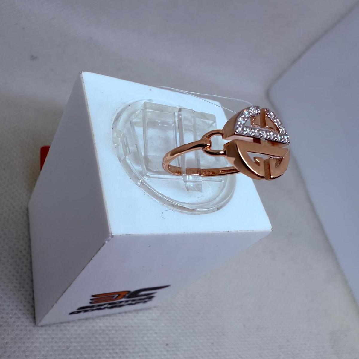 КОЛЬЦО С КАМНЯМИ (Au 585)