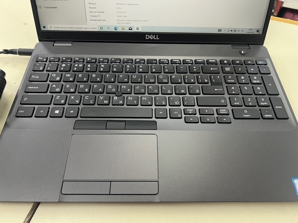 Ноутбук DELL; Core i5-8265U, Intel UHD Graphics, 16 Гб, 240 Гб, Нет
