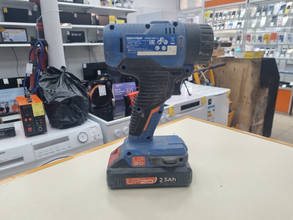 Шуруповерт Dexter 20VSD2-35RCA.1A;
