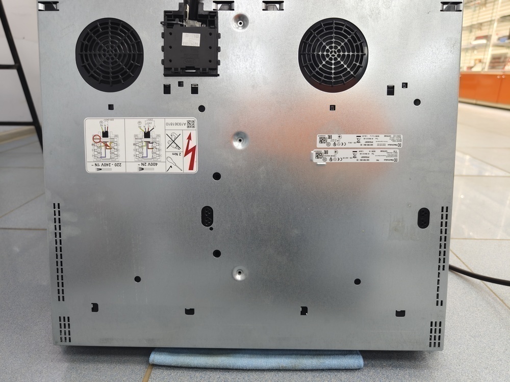Встраиваемая электрическая панель Electrolux IPE6453KF
