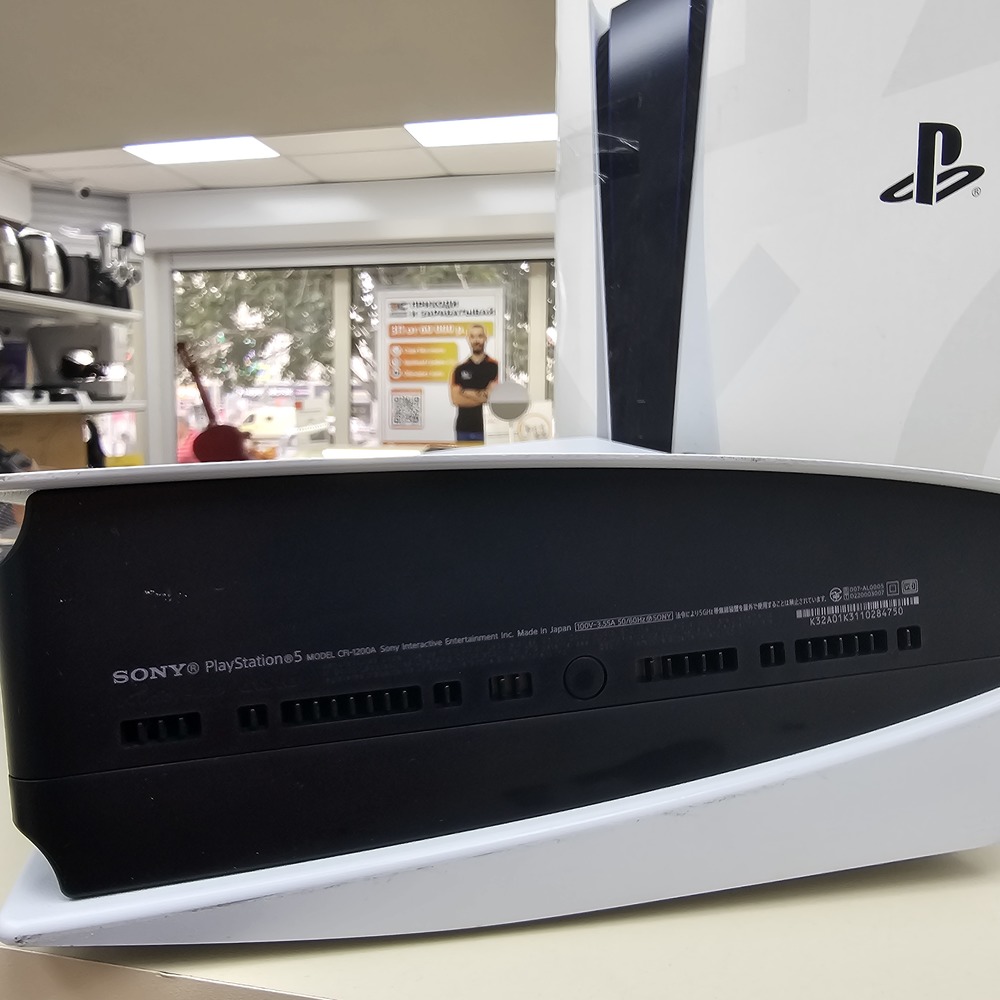 Игровая приставка PlayStation 5 825Gb (С дисководом)