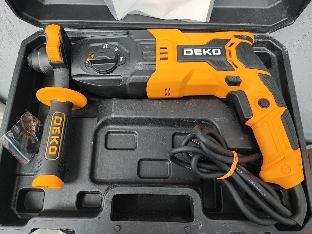 Перфоратор Deko DKH850W