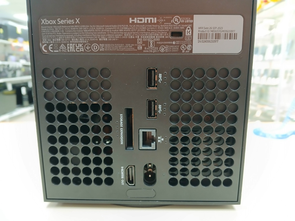 Игровая приставка Xbox Series X 1Tb