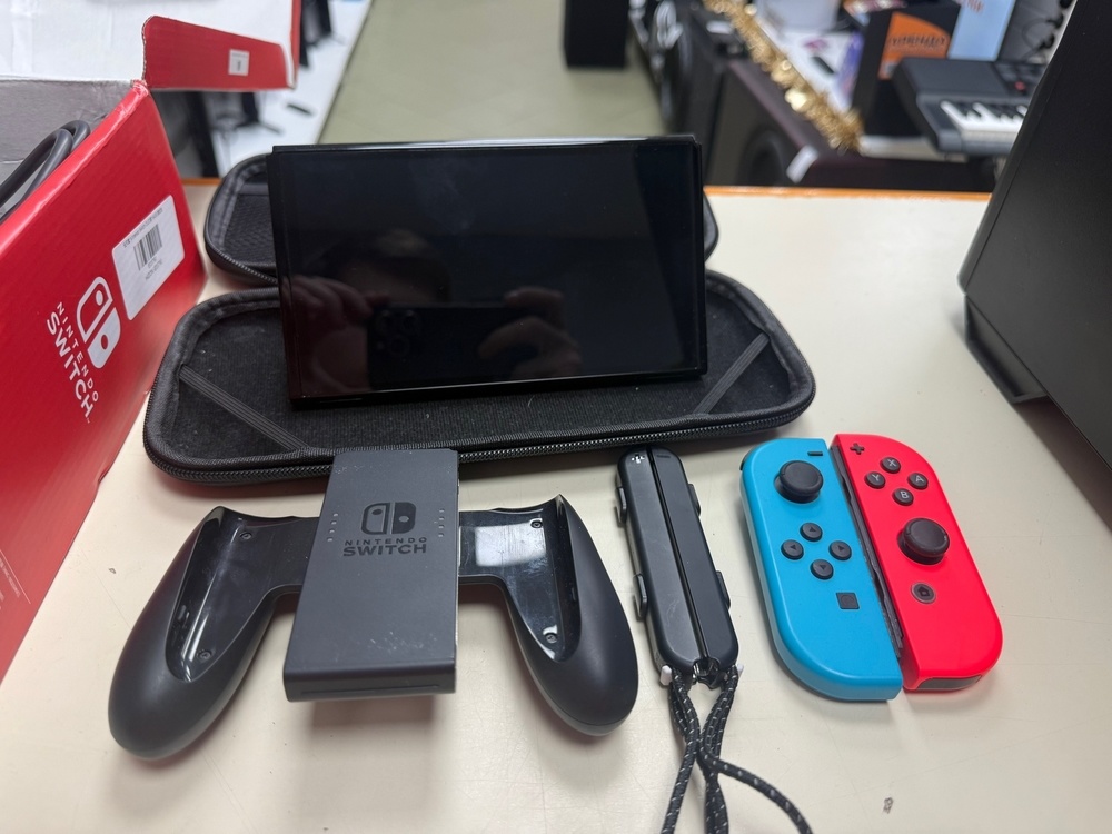 Игровая приставка Nintendo Switch Oled