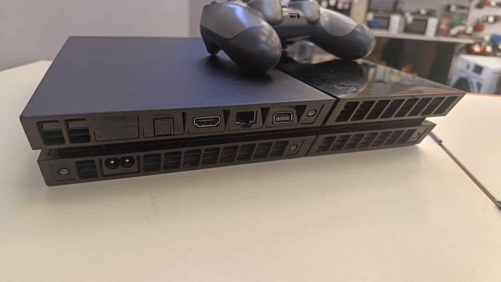 Игровая приставка PlayStation 4 FAT 500GB