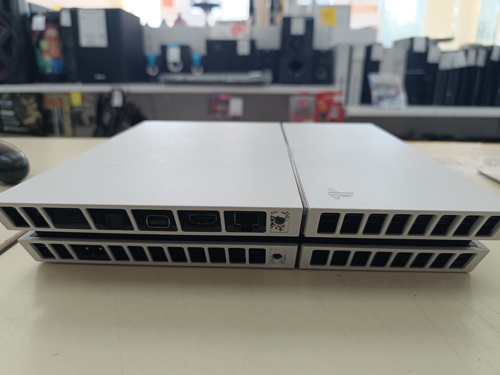 Игровая приставка PlayStation 4 FAT 500GB