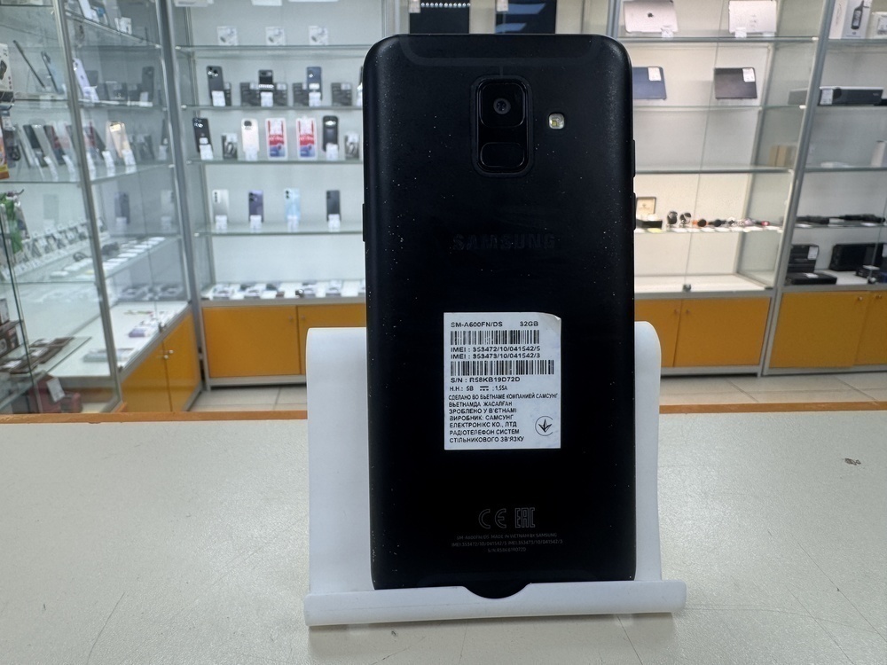Смартфон Samsung Galaxy A6 3/32