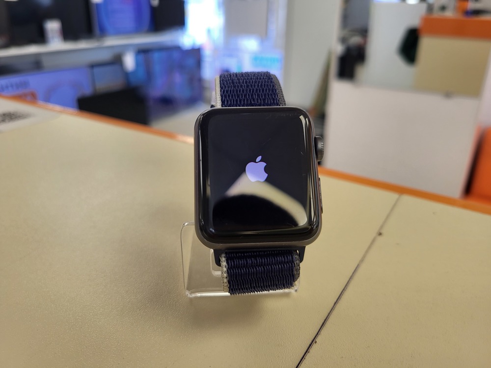 Смарт-часы Apple Watch Series 3 42 мм