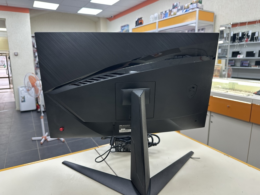 Монитор MSI Optix G24C6