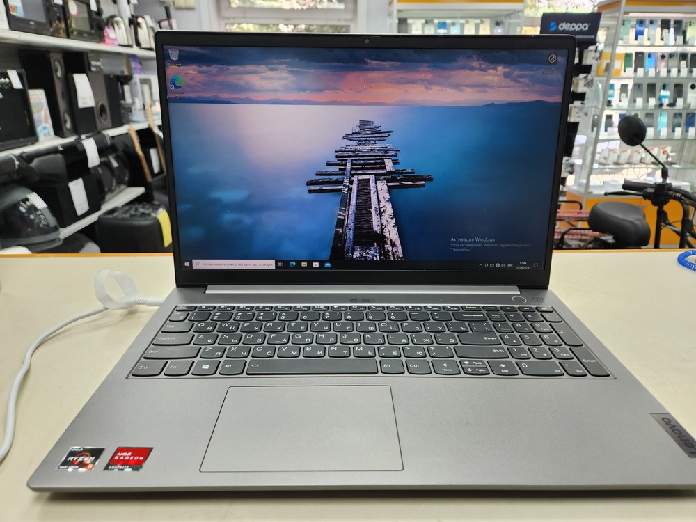 Ноутбук Lenovo; Ryzen 5 4500U, AMD Radeon (TM) Graphics, 8 Гб, 240 Гб, Нет