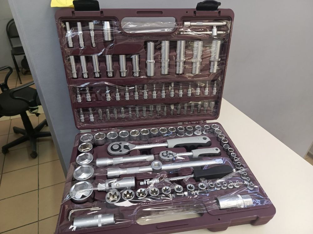 Набор инструментов Thorvik UTS0108