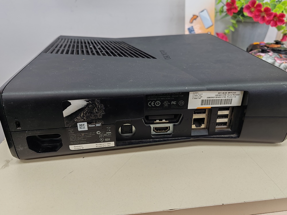 Игровая приставка Xbox 360; Игровая приставка Xbox 360;