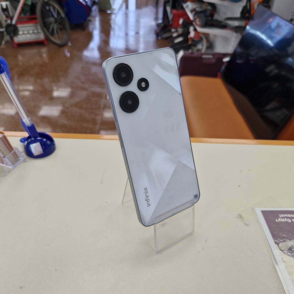 Смартфон Infinix HOT 30i 4/64