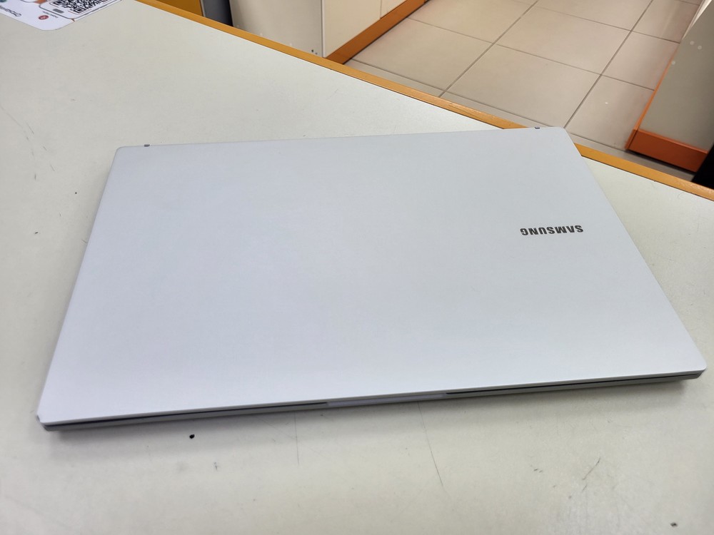 Ноутбук Samsung; Core i5-1235U, AMD Graphics, 8 Гб, 512 GB, Нет
