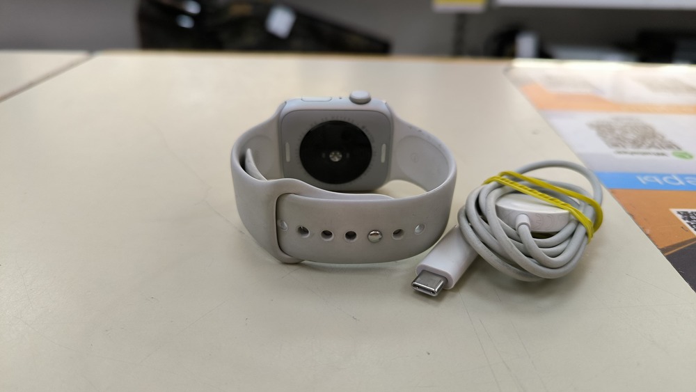 Смарт-часы Apple Watch SE 2022 44mm