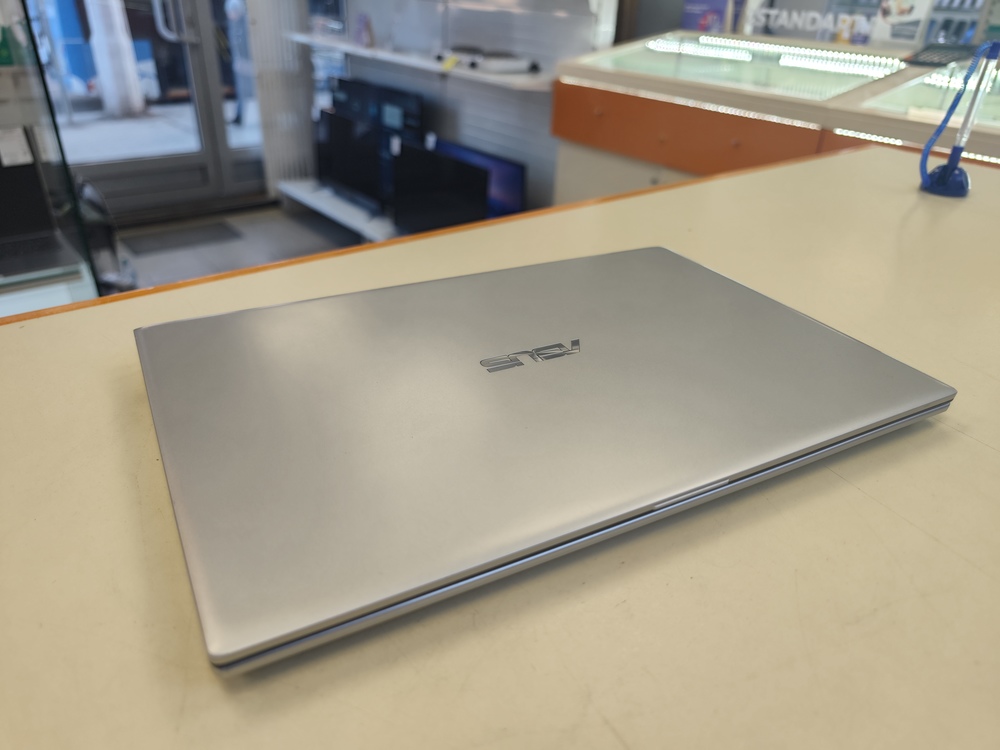 Ноутбук ASUS; Core i3-8145U, Intel UHD Graphics 620, 4 Гб, 256 Гб, Нет