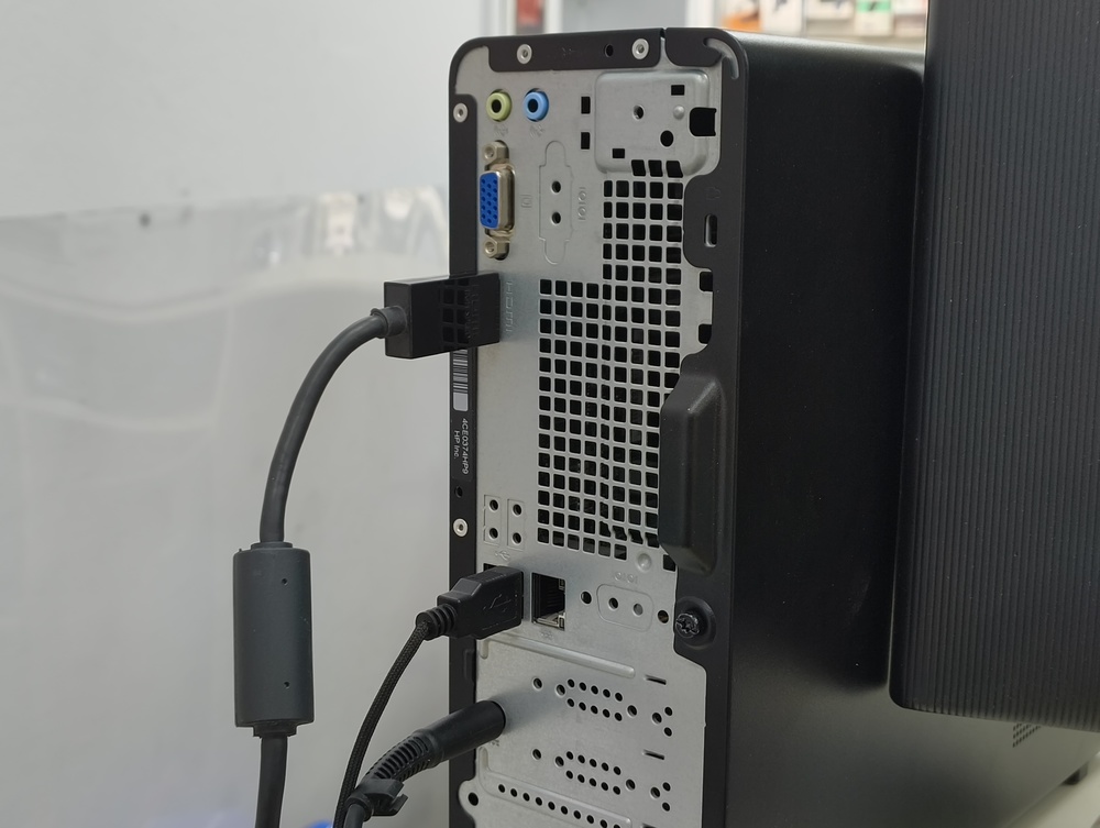 Системный блок HP; Silver 3050U, Radeon Graphics, 4 Гб, 256 Гб, Нет