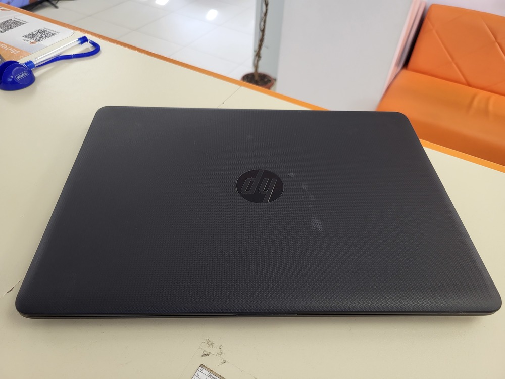 Ноутбук HP 14-BS000UR; Celeron N3060, HD Graphics, 4 Гб, Нет, 500 Гб