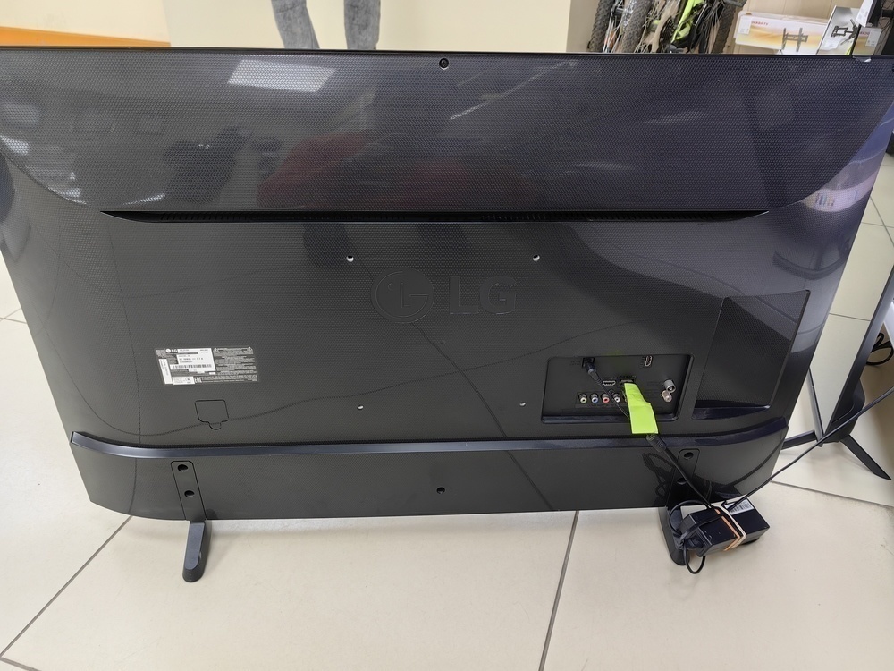 LED Телевизор LG 43LJ510V