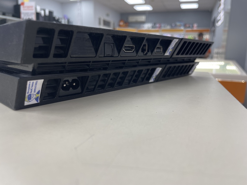 Игровая приставка PlayStation 4 FAT 500GB