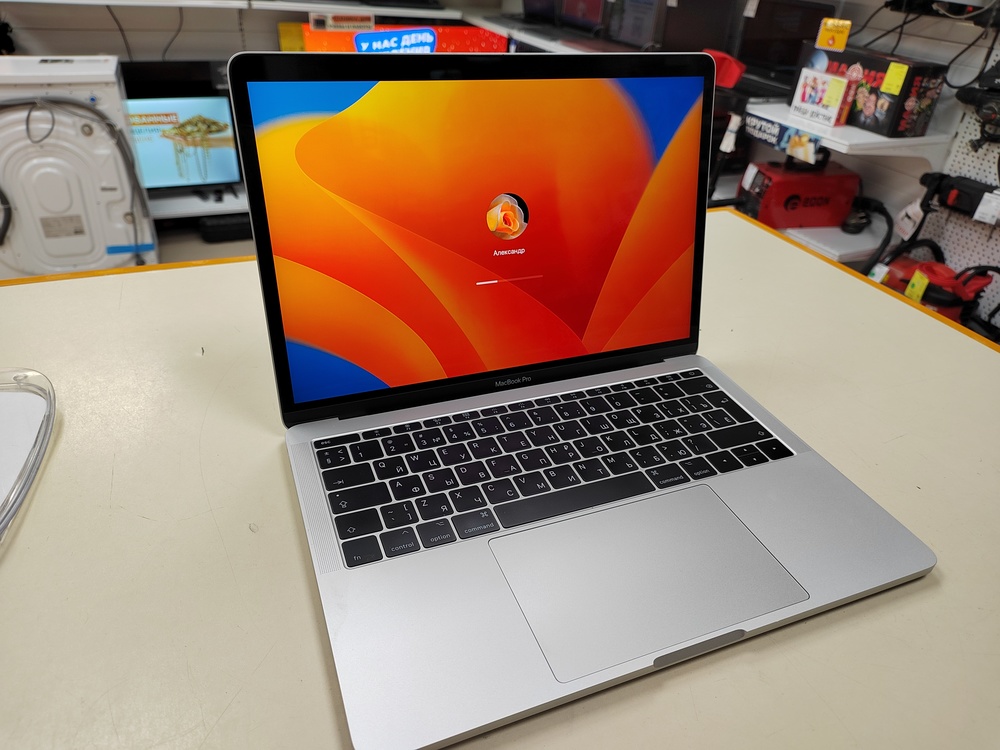 Ноутбук Apple MacBook Pro (13 дюймов,  два порта Thunderbolt 3,2017) A1708