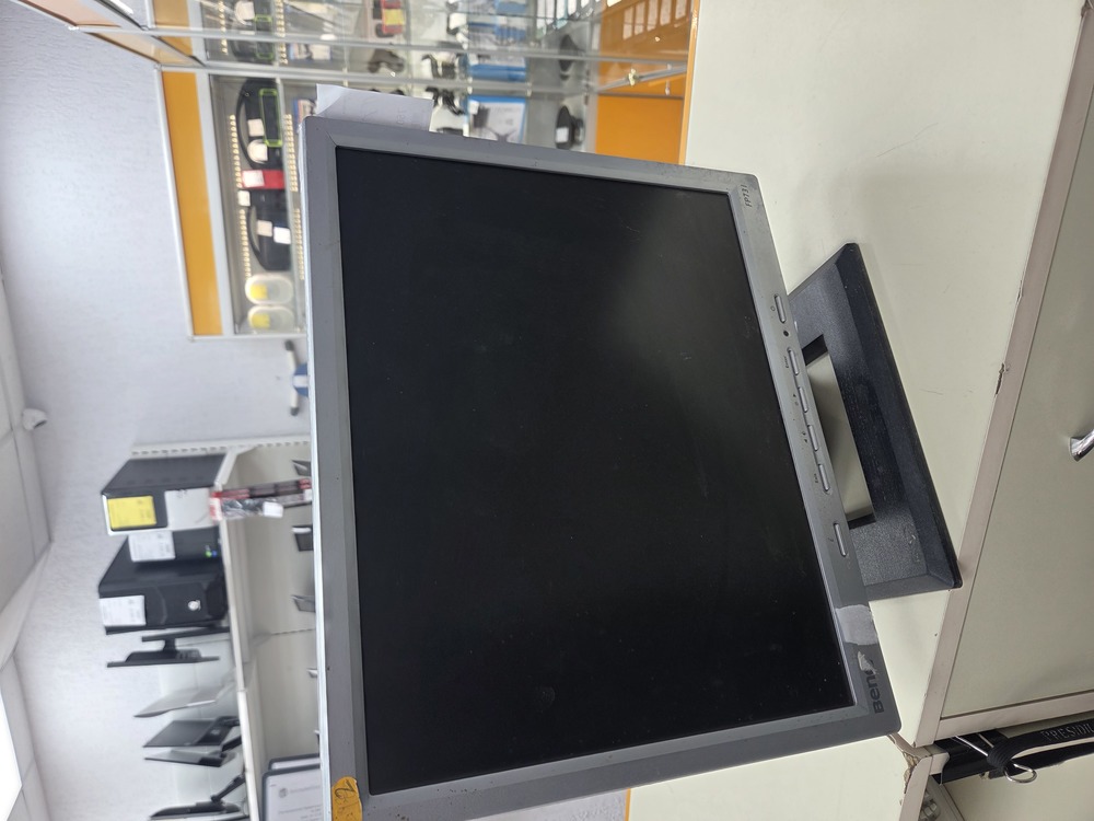 Монитор BenQ FP73I